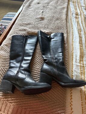 Women's Wide Calf Black Leather Mid-Calf Heeled Boots